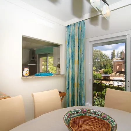 Penthouse Venalmar אסטפונה